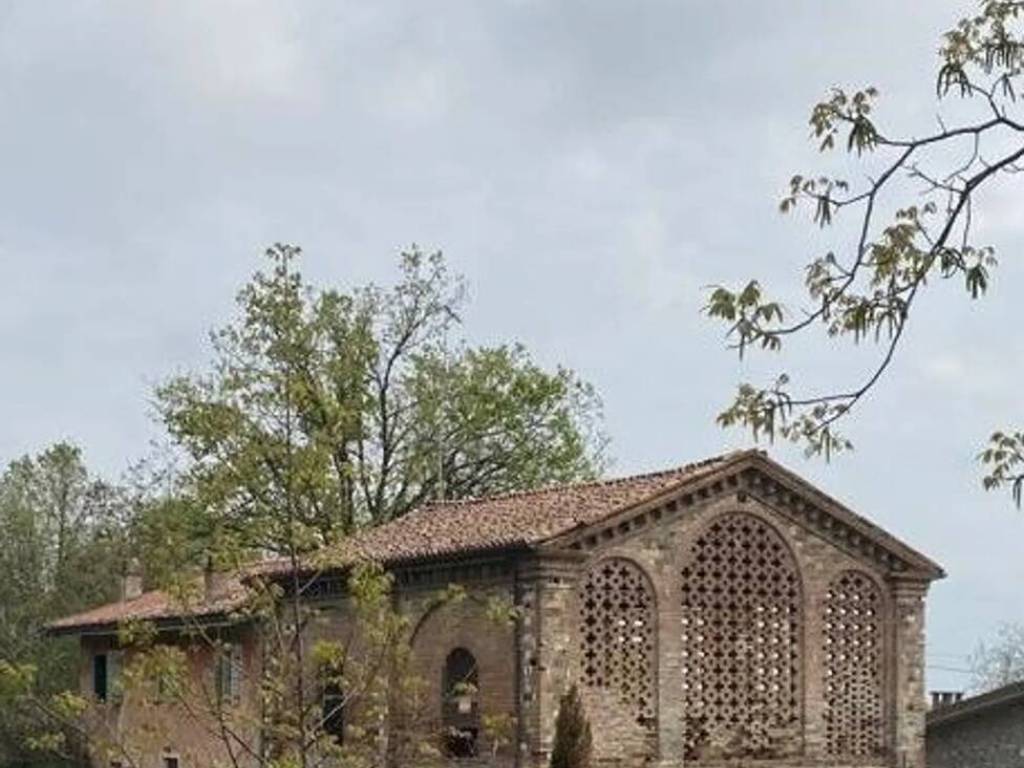 locale commerciale in vendita a Vigolzone in zona Villò