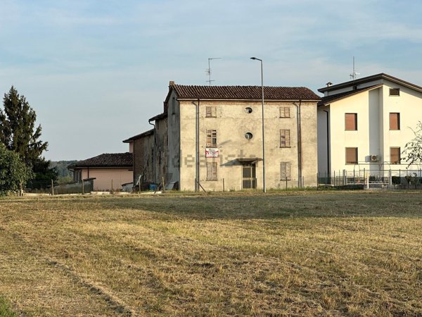 casa indipendente in vendita a Vigolzone in zona Villò