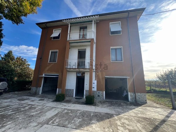 appartamento in vendita a Vigolzone in zona Borgo di Sotto