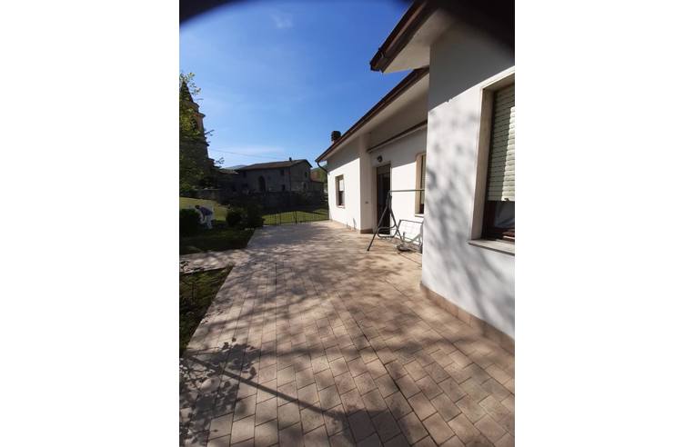 casa indipendente in vendita a Vigolzone in zona Carmiano