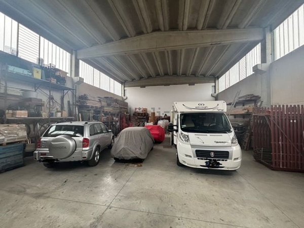 capannone in vendita a Vigolzone