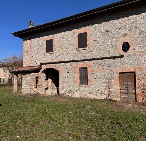 casa indipendente in vendita a Vigolzone in zona Borgo di Sotto