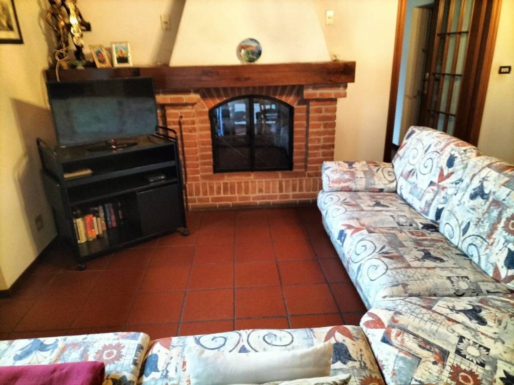casa indipendente in vendita a Vigolzone in zona Albarola