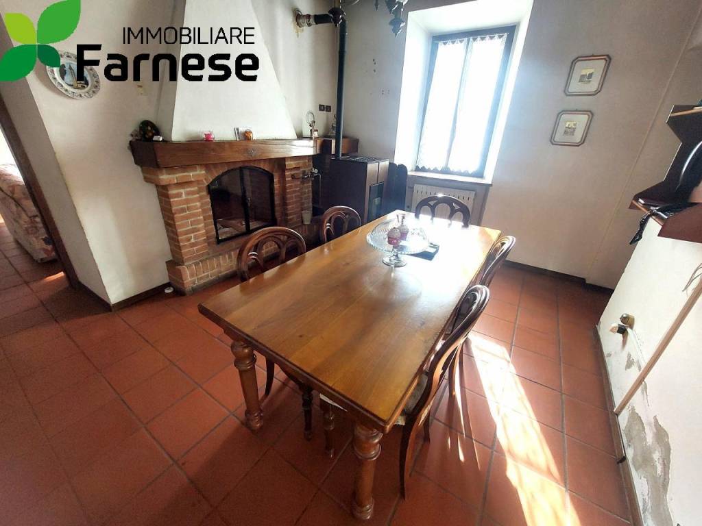 casa indipendente in vendita a Vigolzone in zona Albarola