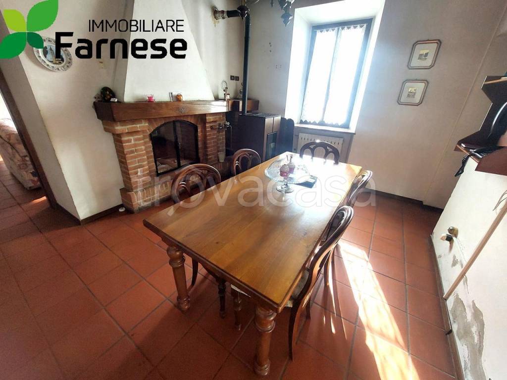 casa indipendente in vendita a Vigolzone in zona Albarola