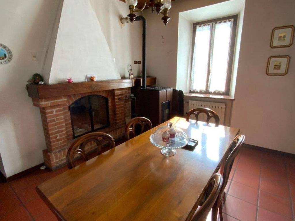 casa indipendente in vendita a Vigolzone in zona Albarola