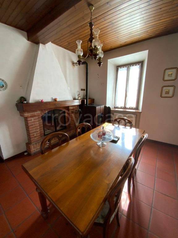 casa indipendente in vendita a Vigolzone in zona Albarola