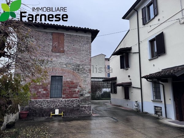 casa indipendente in vendita a Vigolzone in zona Villò