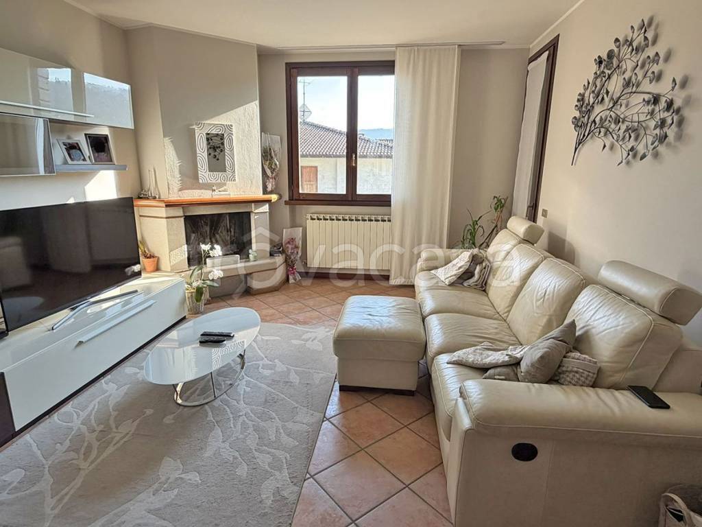 appartamento in vendita a Vigolzone in zona Carmiano