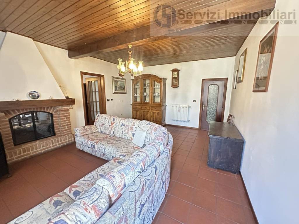 casa indipendente in vendita a Vigolzone in zona Albarola