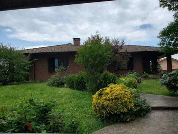 casa indipendente in vendita a Vigolzone in zona Borgo di Sotto