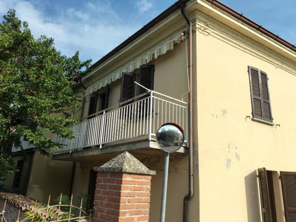 casa indipendente in vendita a Vigolzone in zona Albarola