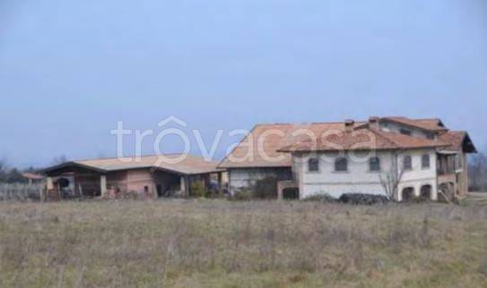 locale di sgombero in vendita a Vigolzone in zona Albarola