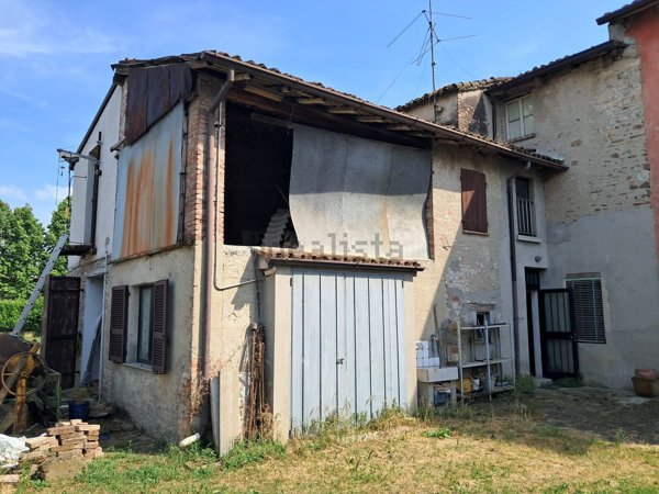 casa indipendente in vendita a Vigolzone in zona Borgo di Sotto