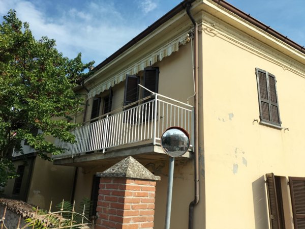 casa indipendente in vendita a Vigolzone in zona Albarola