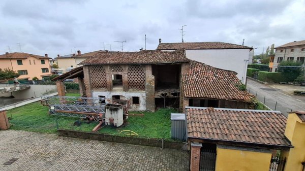 casa indipendente in vendita a Vigolzone in zona Borgo di Sotto