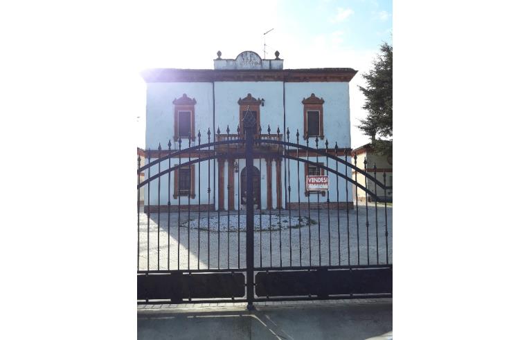 casa indipendente in vendita a Villanova sull'Arda in zona Soarza