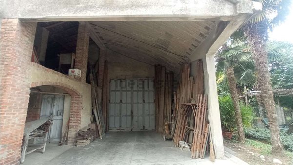 casa indipendente in vendita a Villanova sull'Arda in zona Soarza