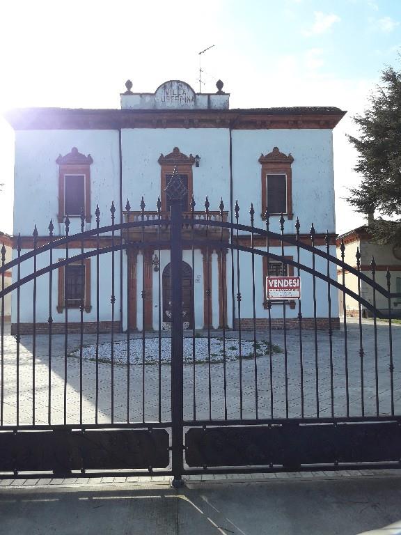 casa indipendente in vendita a Villanova sull'Arda in zona Soarza