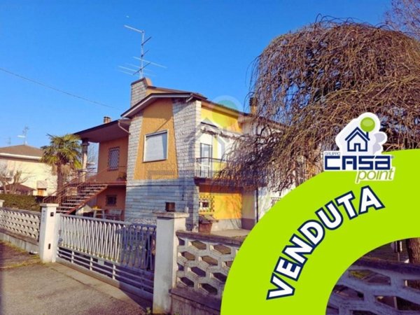 casa indipendente in vendita a Villanova sull'Arda