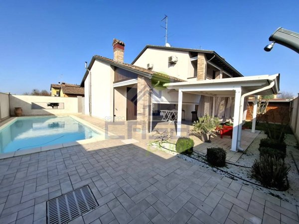 casa indipendente in vendita a Villanova sull'Arda