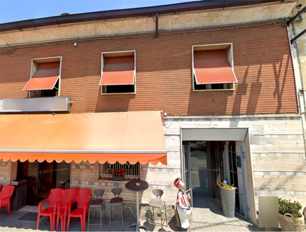 negozio in vendita a Villanova sull'Arda