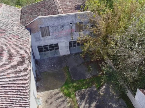 locale commerciale in vendita a Villanova sull'Arda in zona Sant'Agata