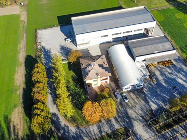locale commerciale in vendita a Villanova sull'Arda