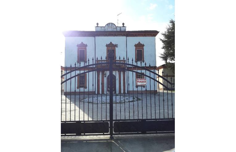 casa indipendente in vendita a Villanova sull'Arda in zona Soarza