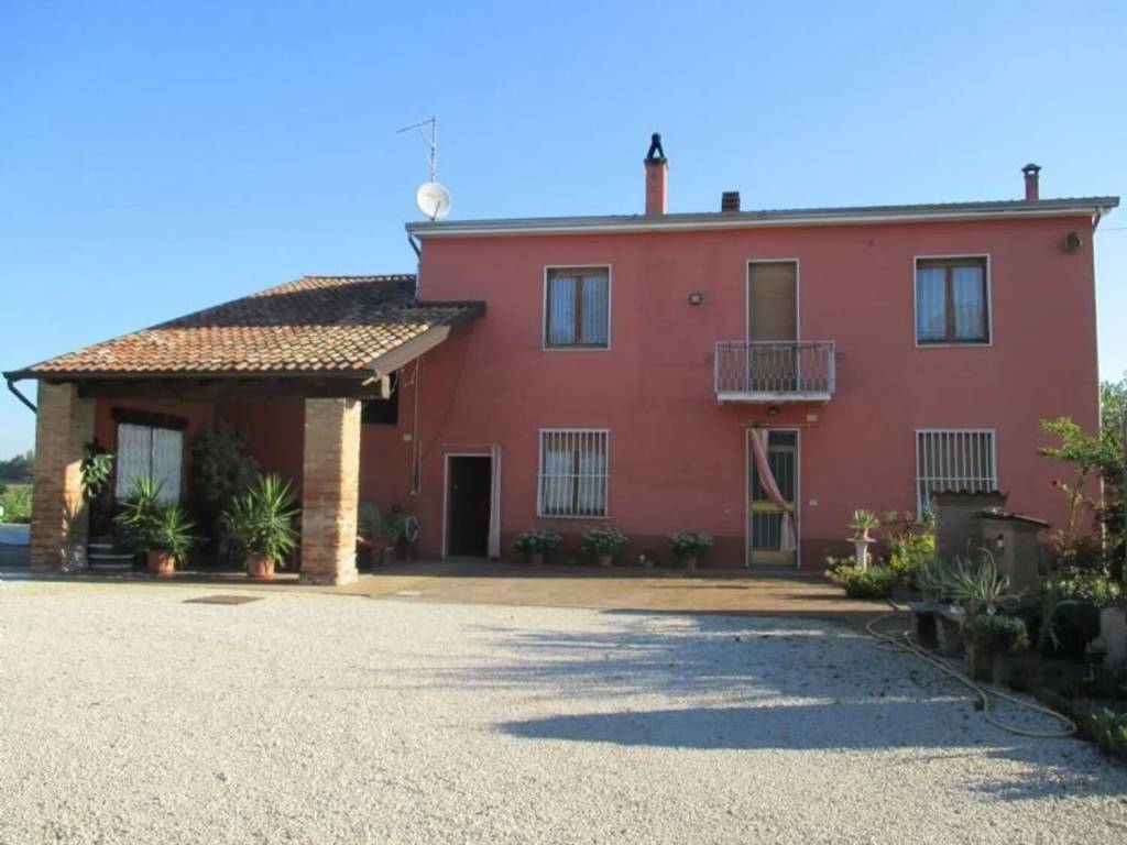 casa indipendente in vendita a Villanova sull'Arda