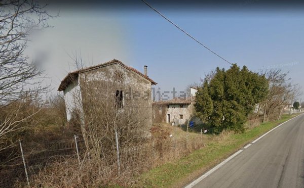 pentavano in vendita a Villanova sull'Arda