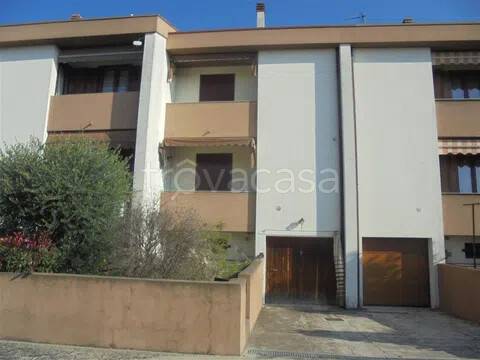 casa indipendente in vendita a Villanova sull'Arda in zona Cignano