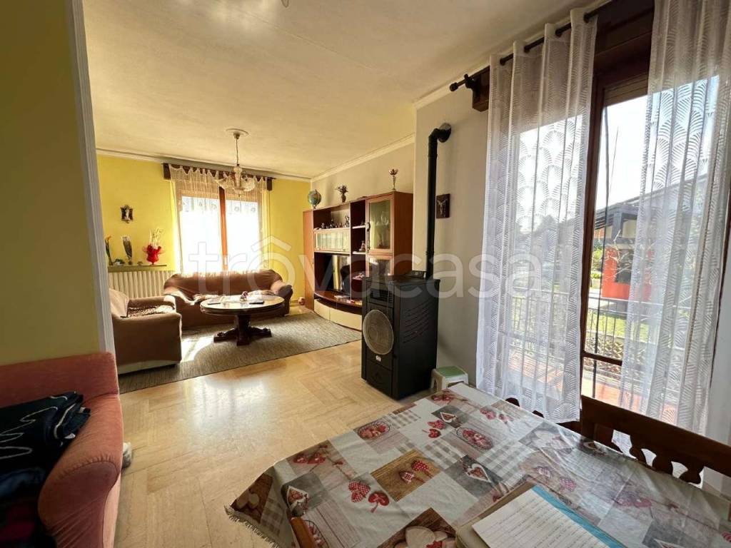 casa indipendente in vendita a Villanova sull'Arda in zona Cignano