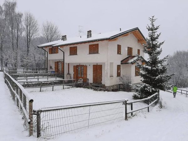 casa indipendente in vendita a Zerba