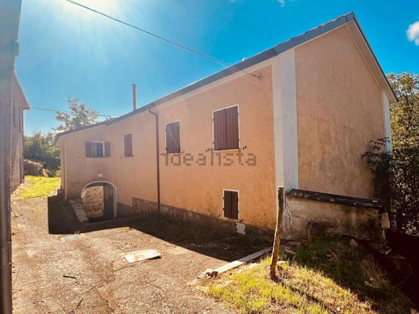 casa indipendente in vendita a Zerba