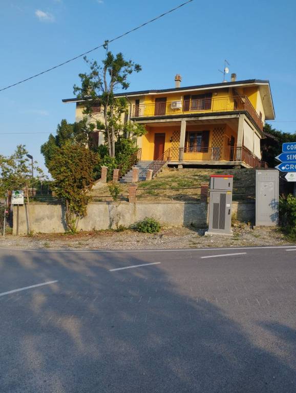 casa indipendente in vendita a Ziano Piacentino
