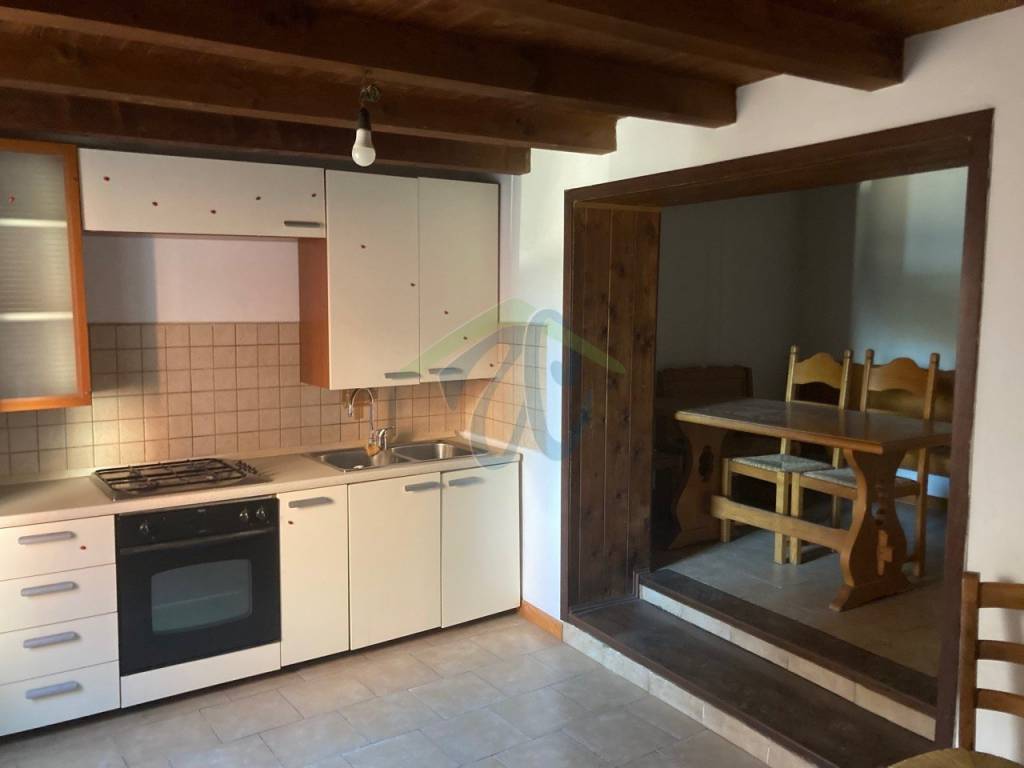 casa indipendente in vendita a Ziano Piacentino in zona Vicobarone