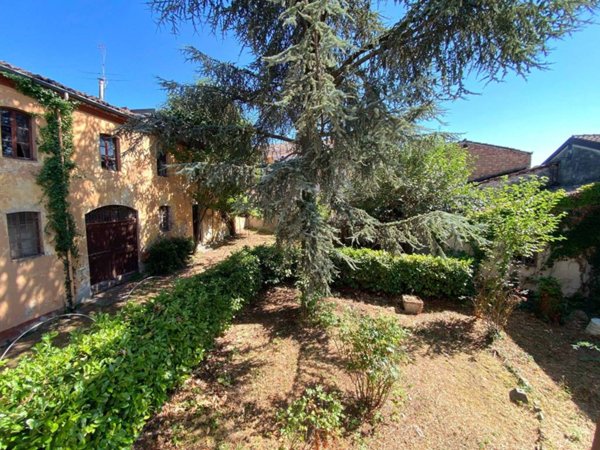 casa indipendente in vendita a Ziano Piacentino in zona Vicobarone
