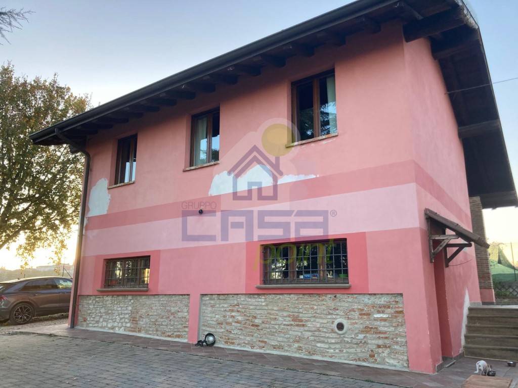 casa indipendente in vendita a Ziano Piacentino in zona Seminò