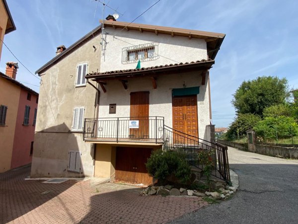 casa indipendente in vendita a Ziano Piacentino in zona Vicobarone