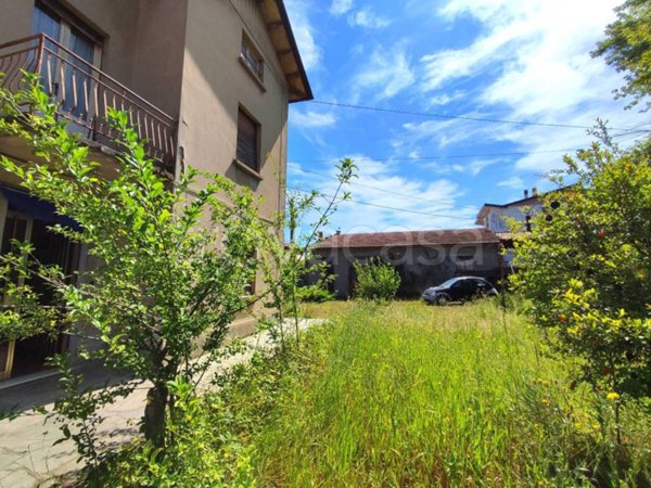 casa indipendente in vendita a Ziano Piacentino in zona Vicobarone