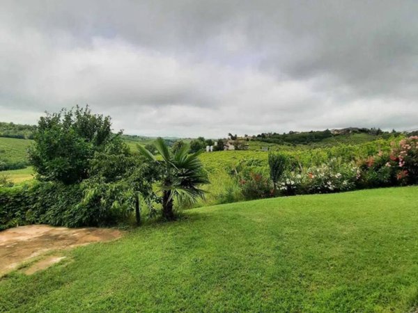 casa indipendente in vendita a Ziano Piacentino