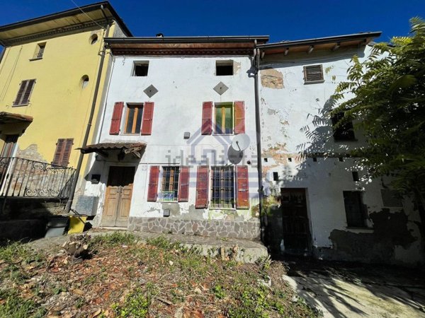 appartamento in vendita a Ziano Piacentino in zona Albareto