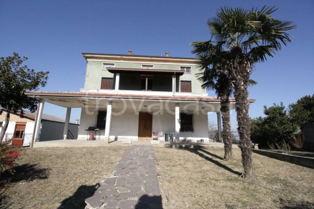 casa indipendente in vendita a Ziano Piacentino in zona Vicobarone