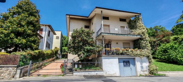 casa indipendente in vendita a Ziano Piacentino