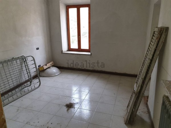 casa semindipendente in vendita a Ziano Piacentino
