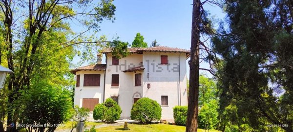 casa indipendente in vendita a Ziano Piacentino