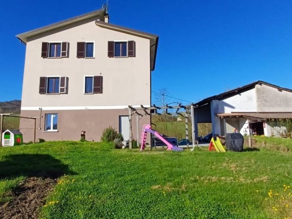 negozio in vendita a Ziano Piacentino in zona Montalbo