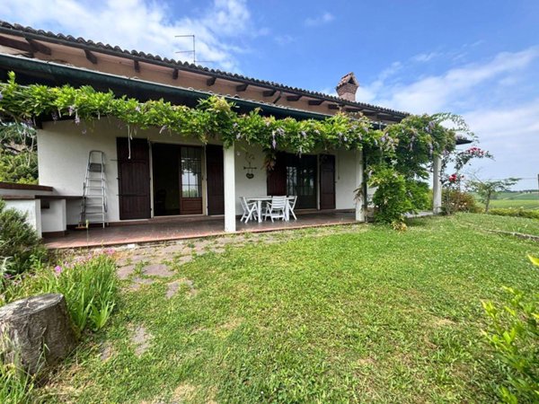casa indipendente in vendita a Ziano Piacentino