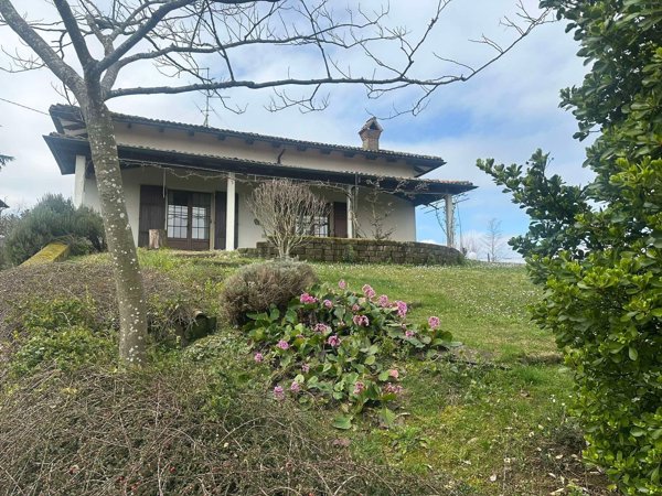 casa indipendente in vendita a Ziano Piacentino
